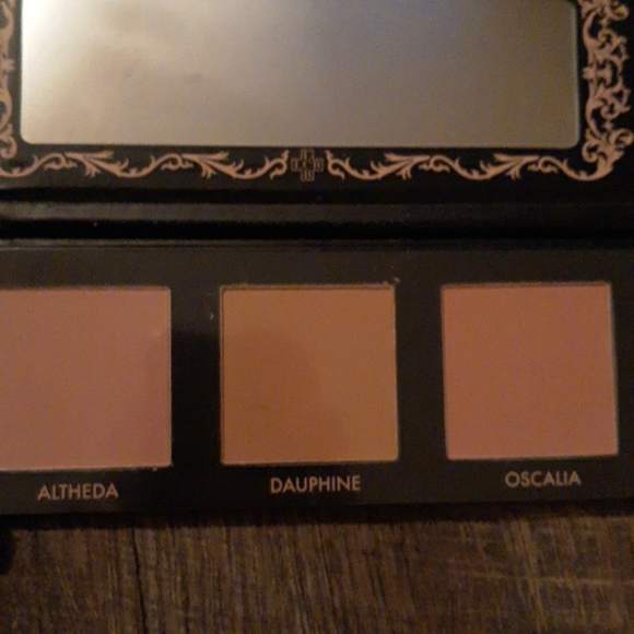 Makeup - Picture 3 of 3